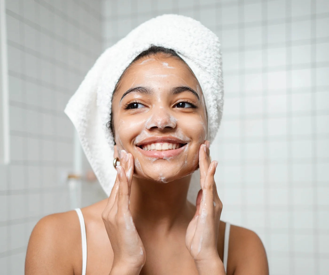 5 Reasons EVERYONE Should Be Using A Retinoid on their skin